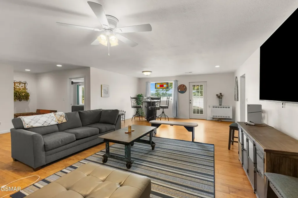 829 Tucker Place Way Dandridge TN 37725