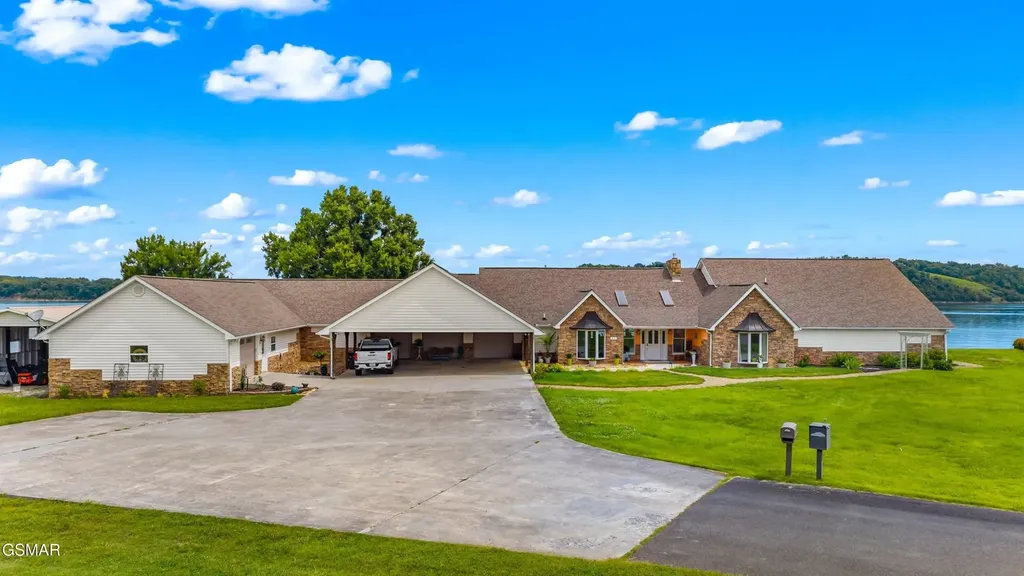 829 Tucker Place Way Dandridge TN 37725