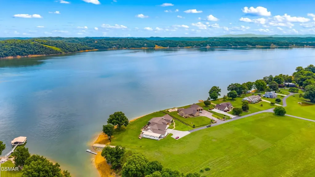 829 Tucker Place Way Dandridge TN 37725