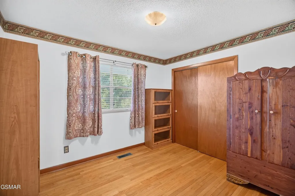 1118 Newman Riley Road Dandridge TN 37725