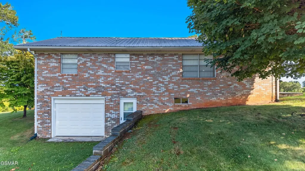 1118 Newman Riley Road Dandridge TN 37725