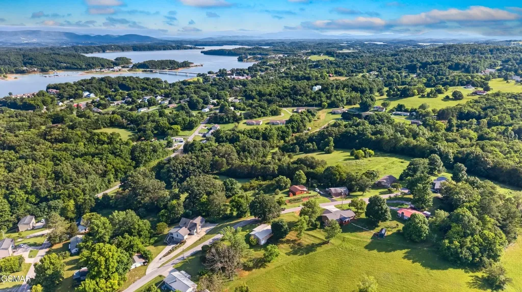 1118 Newman Riley Road Dandridge TN 37725