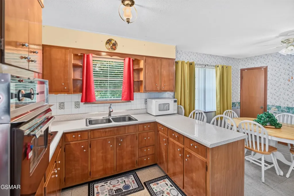 1118 Newman Riley Road Dandridge TN 37725