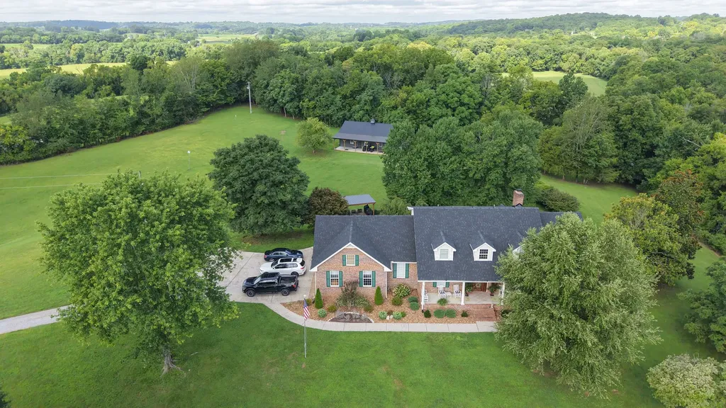 1015 Latti Reese Road Hartsville TN 37074