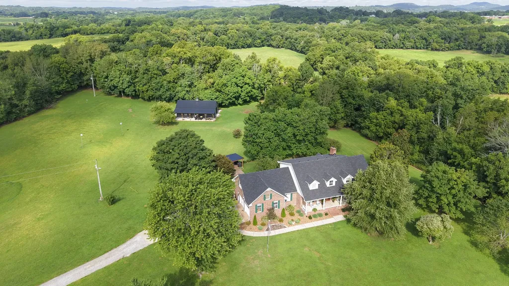 1015 Latti Reese Road Hartsville TN 37074