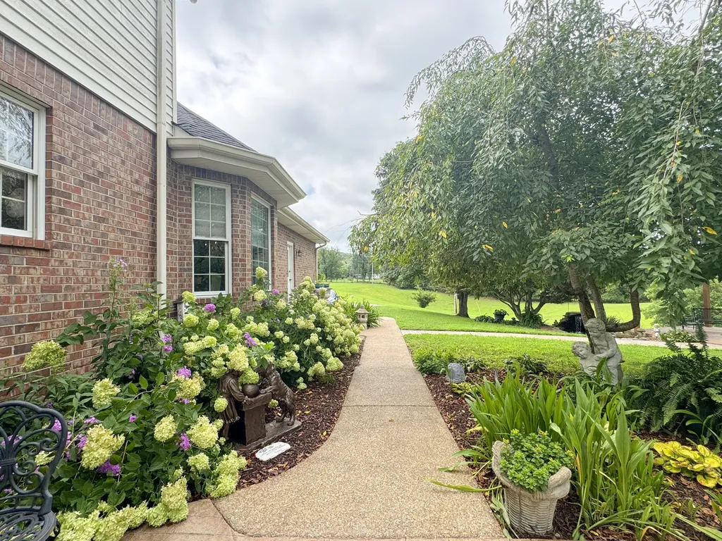 1015 Latti Reese Road Hartsville TN 37074