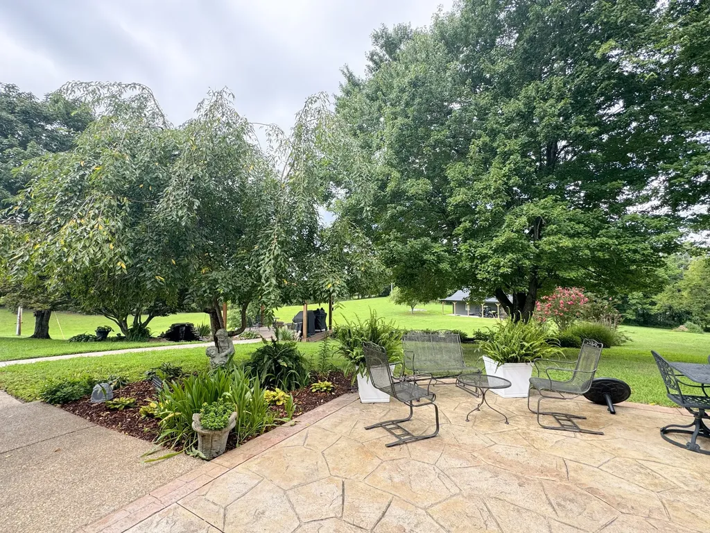 1015 Latti Reese Road Hartsville TN 37074