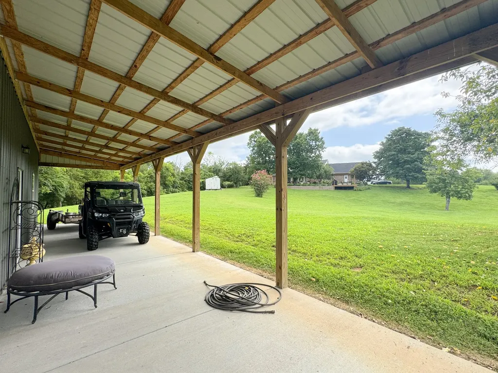 1015 Latti Reese Road Hartsville TN 37074