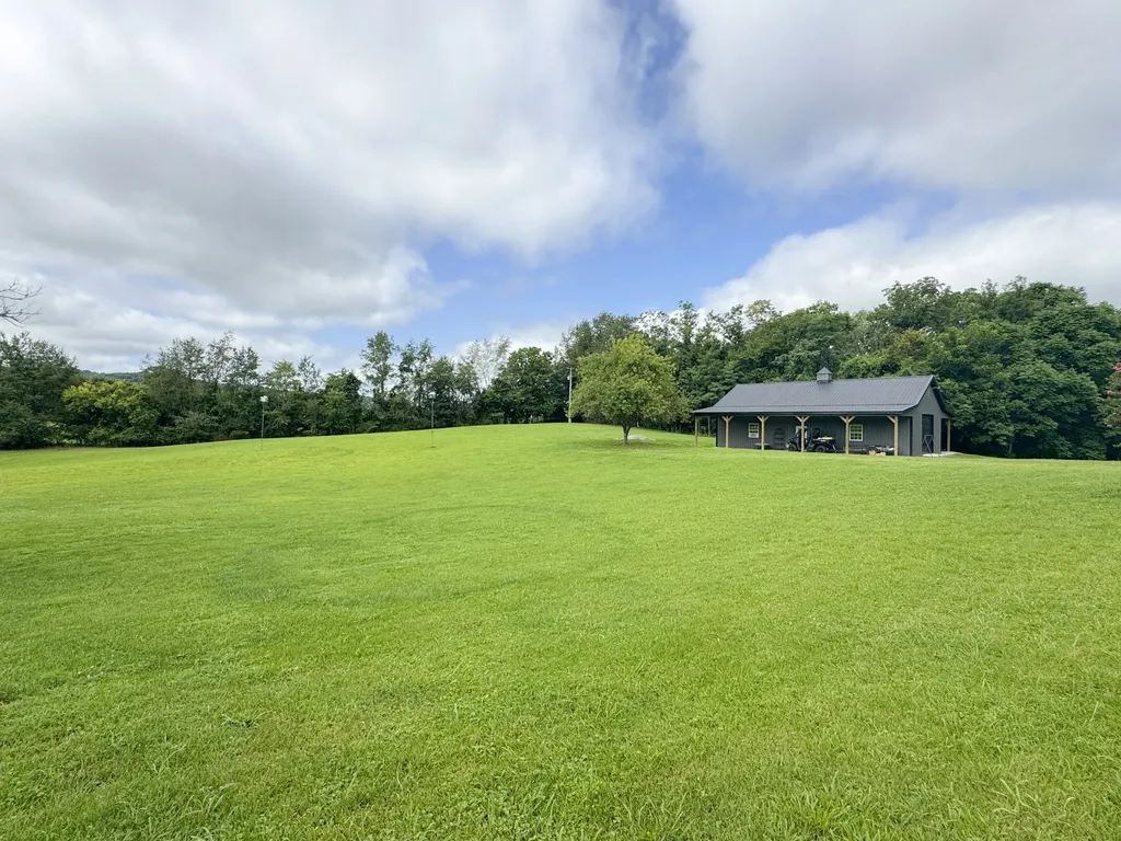 1015 Latti Reese Road Hartsville TN 37074