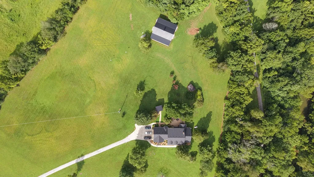 1015 Latti Reese Road Hartsville TN 37074