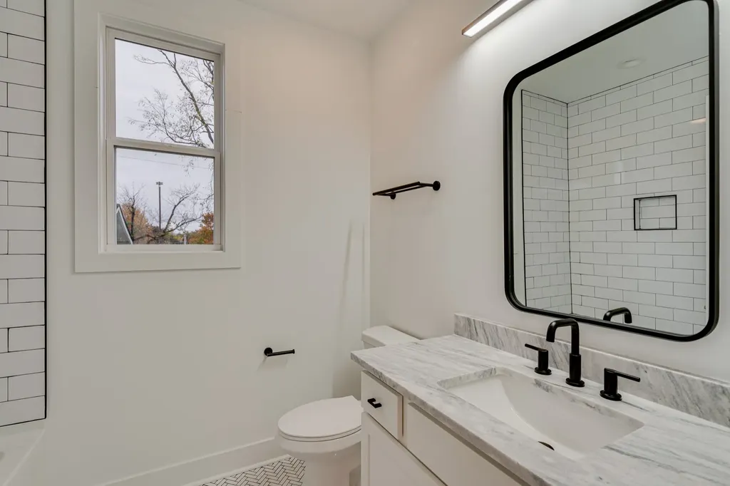 61B Cannon Street Nashville TN 37210