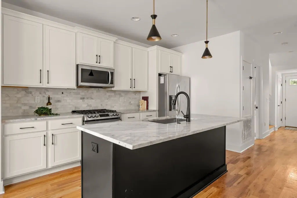 61B Cannon Street Nashville TN 37210