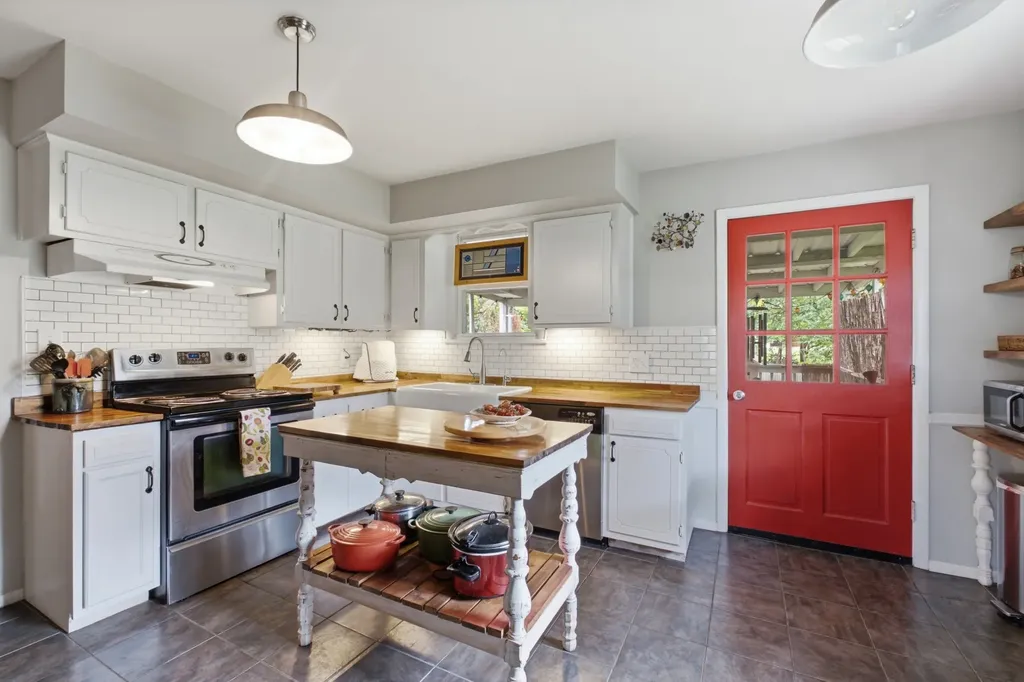 5001 Bonnawell Drive Hermitage TN 37076