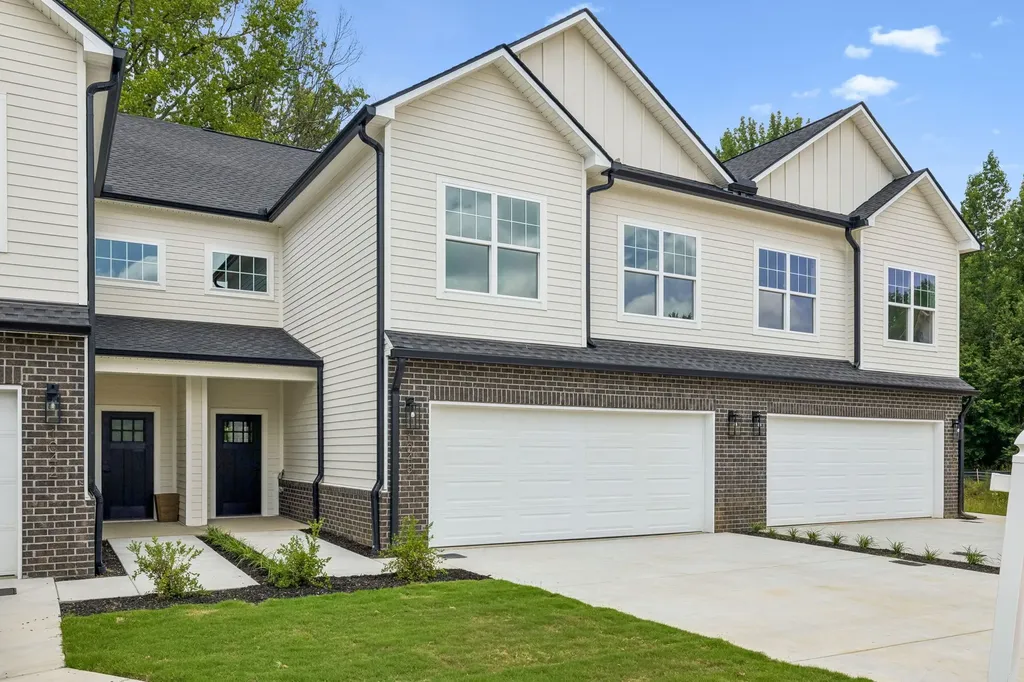 1064 Stagecoach Drive White House TN 37188