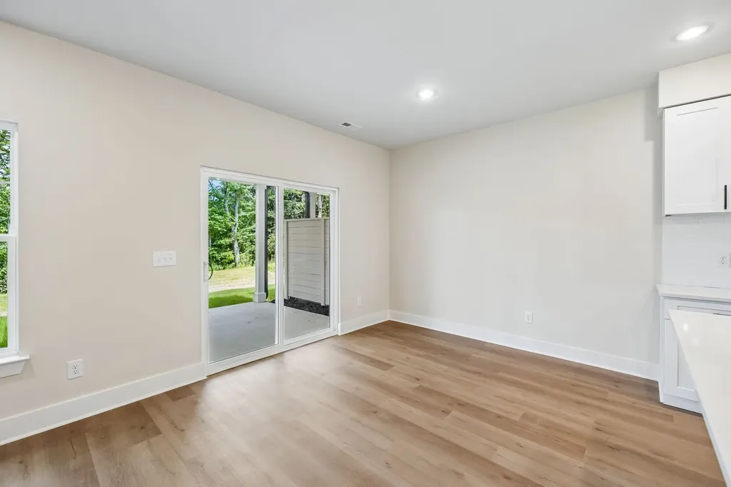 1064 Stagecoach Drive White House TN 37188