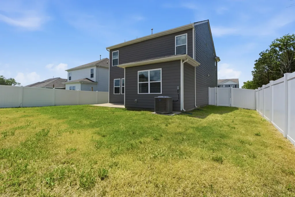 2208 Averee Court Lebanon TN 37087