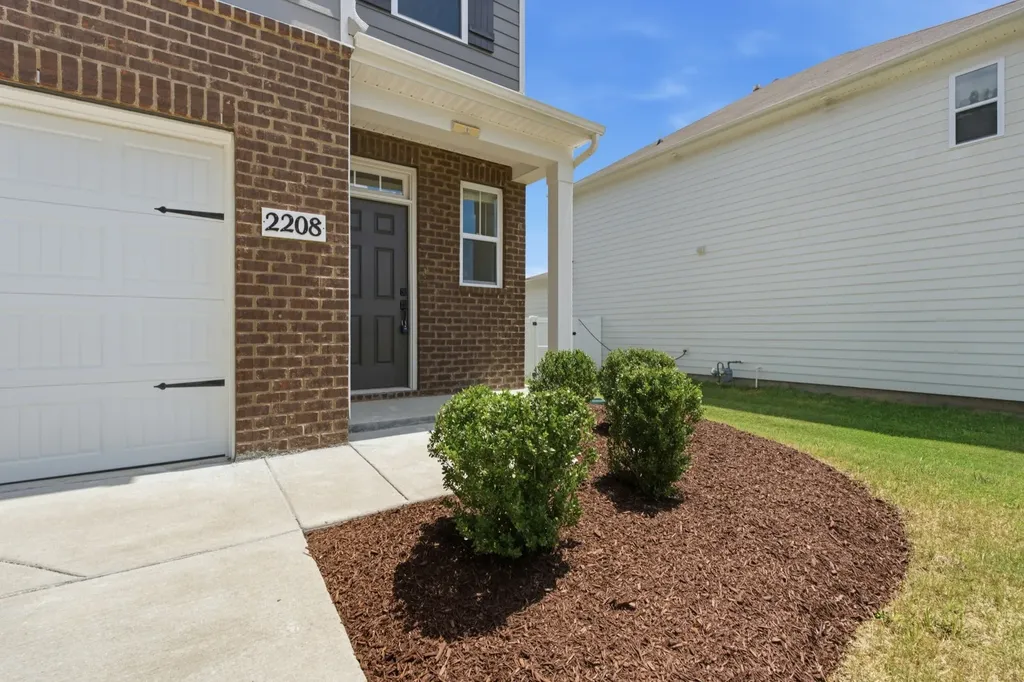 2208 Averee Court Lebanon TN 37087