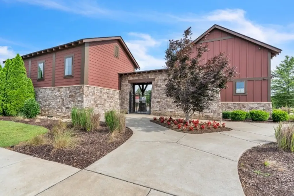 2208 Averee Court Lebanon TN 37087