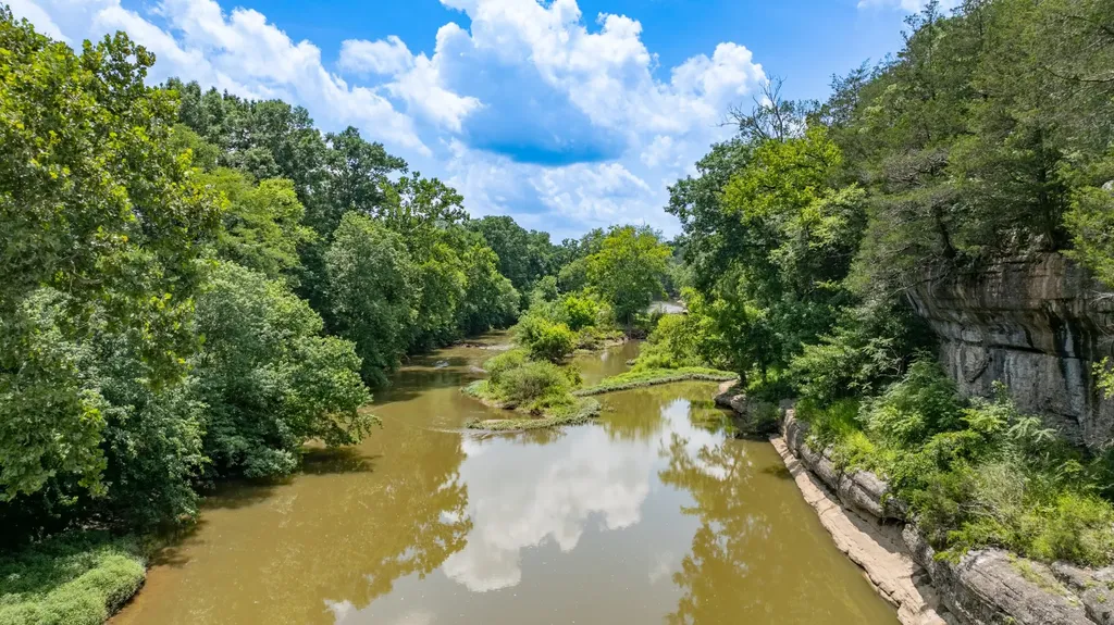 498 Rattlesnake Lodge Road Shelbyville TN 37160