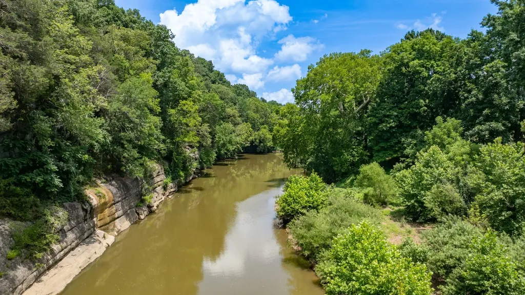 498 Rattlesnake Lodge Road Shelbyville TN 37160