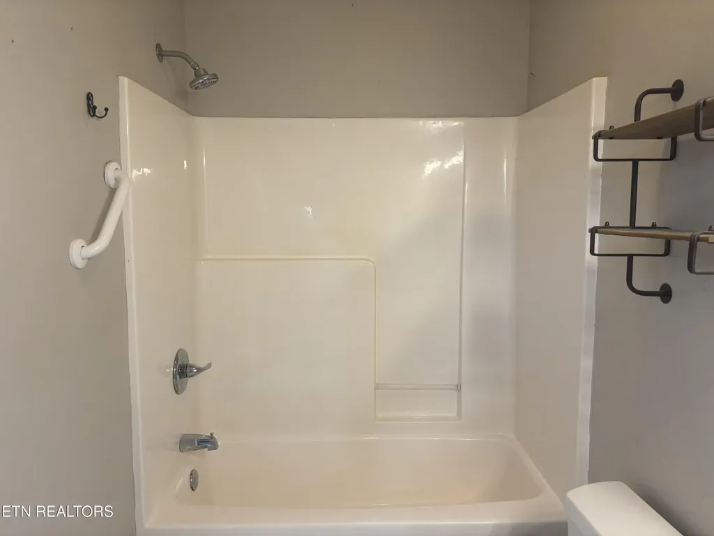 103 Willington Place Loudon TN 37774