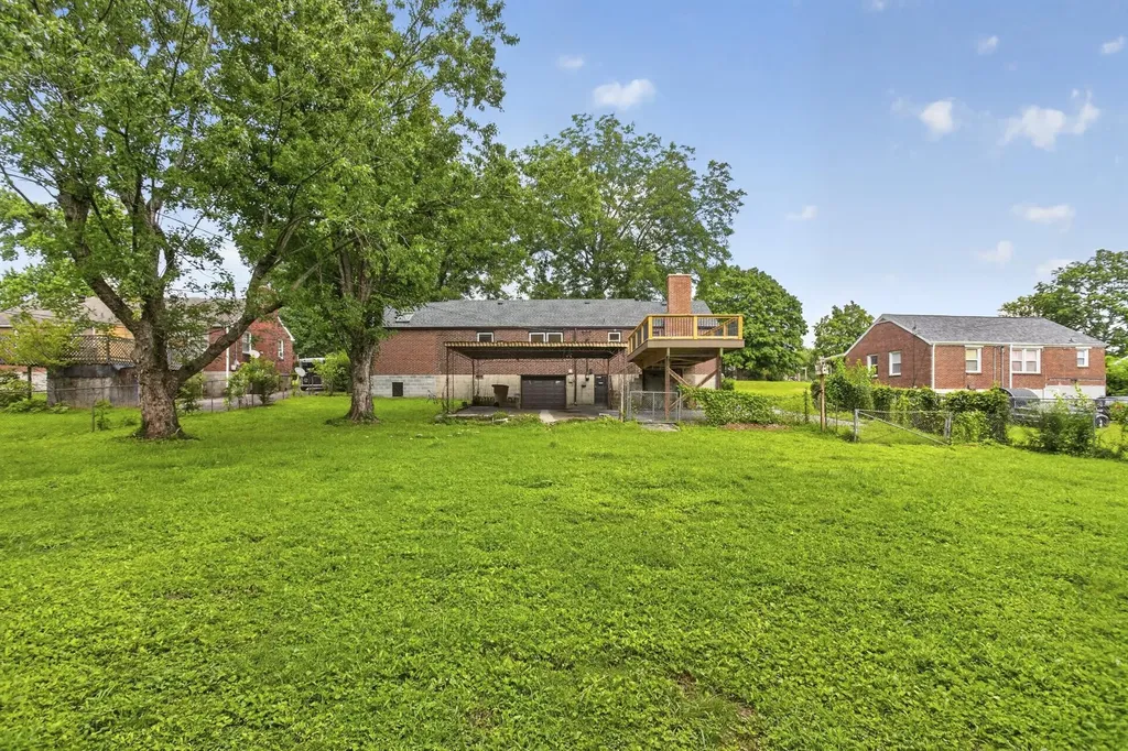 214 Blanchard Place Nashville TN 37214