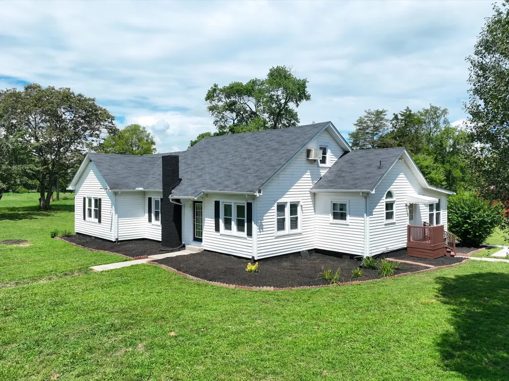 5011 Lascassas Pike Lascassas TN 37085