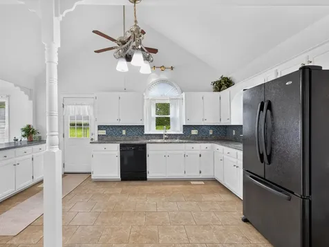 5011 Lascassas Pike Lascassas TN 37085