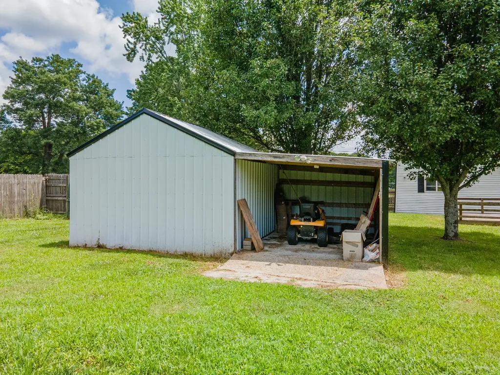 1625 Fishing Ford Road Belfast TN 37019