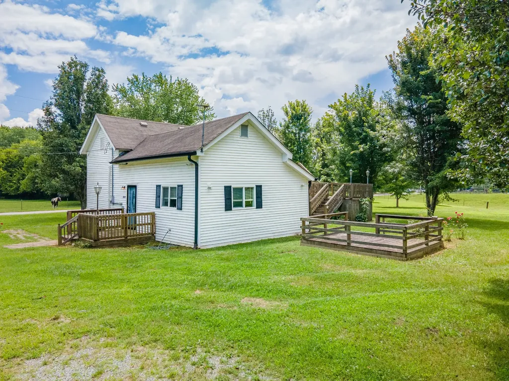 1625 Fishing Ford Road Belfast TN 37019