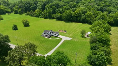 1227 Stayton Road Cumberland Furnace TN 37051