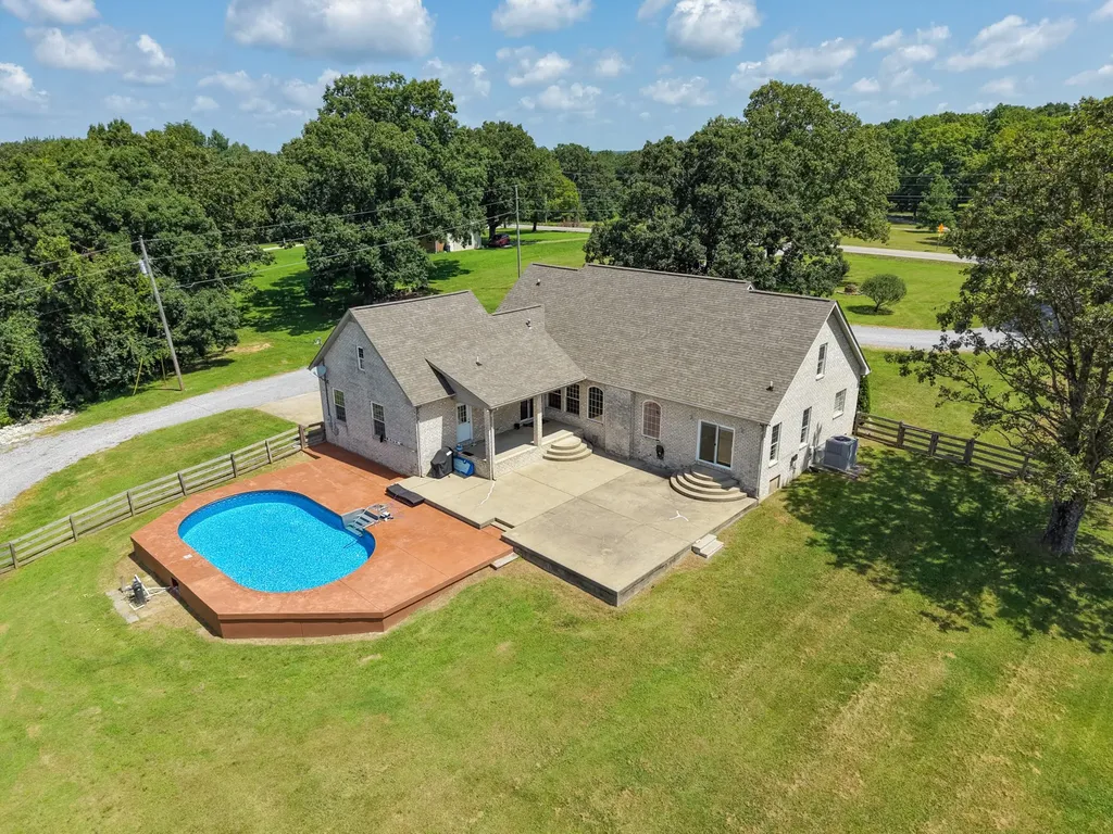 1301 Yellow Creek Road Dickson TN 37055