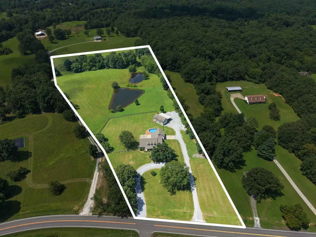 1301 Yellow Creek Road Dickson TN 37055