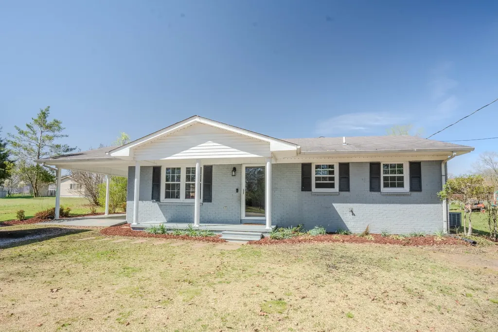 705 N Military Street Loretto TN 38469