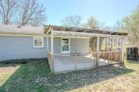 705 N Military Street Loretto TN 38469