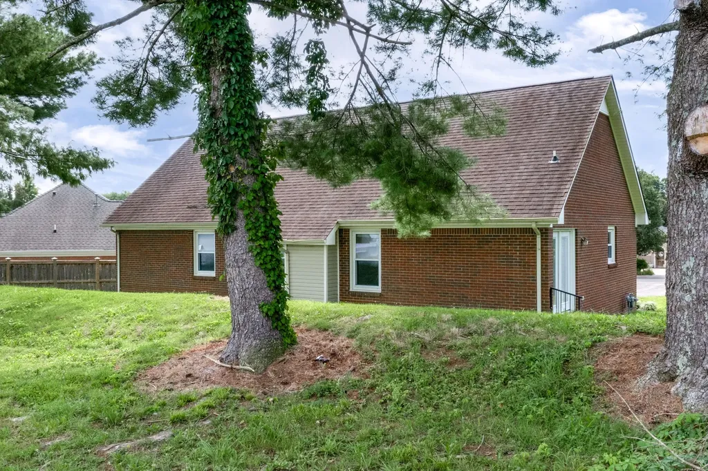 5026 Camelot Drive Columbia TN 38401