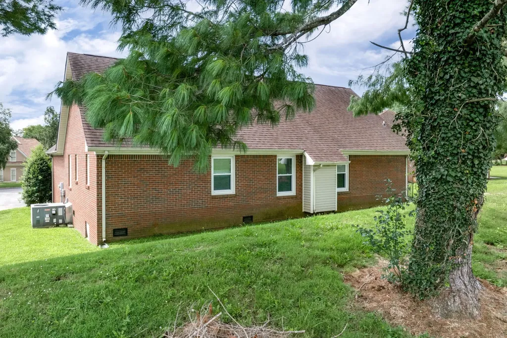 5026 Camelot Drive Columbia TN 38401