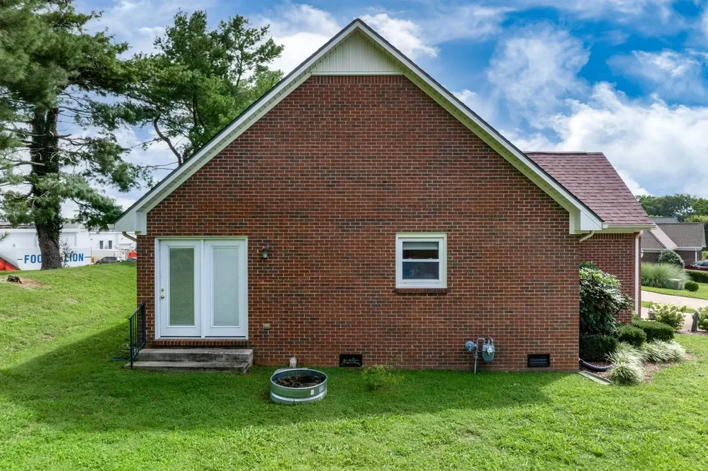5026 Camelot Drive Columbia TN 38401
