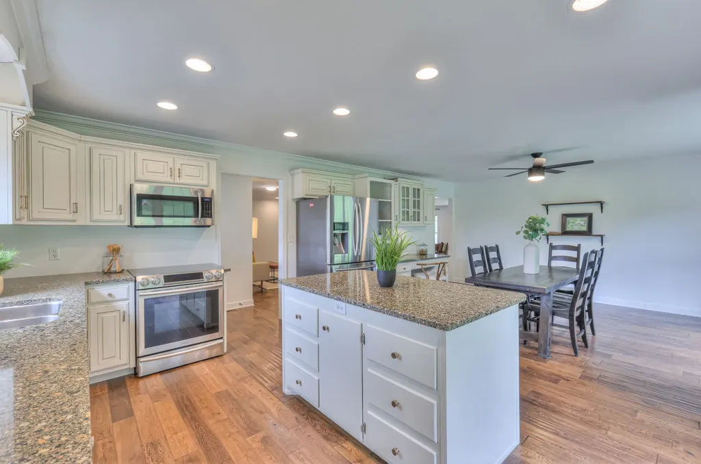 4861 Bethesda Road Thompsons Station TN 37179
