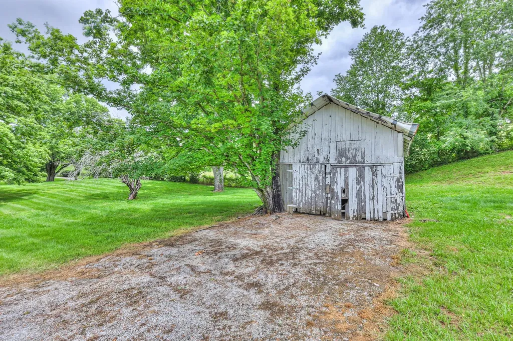 4861 Bethesda Road Thompsons Station TN 37179