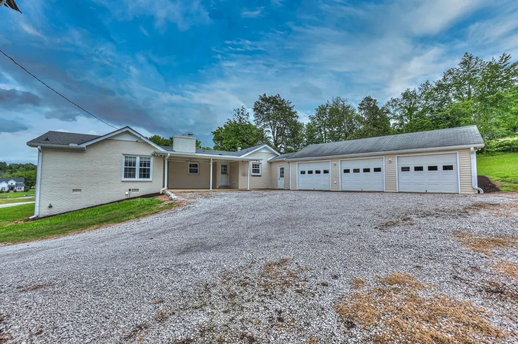 4861 Bethesda Road Thompsons Station TN 37179
