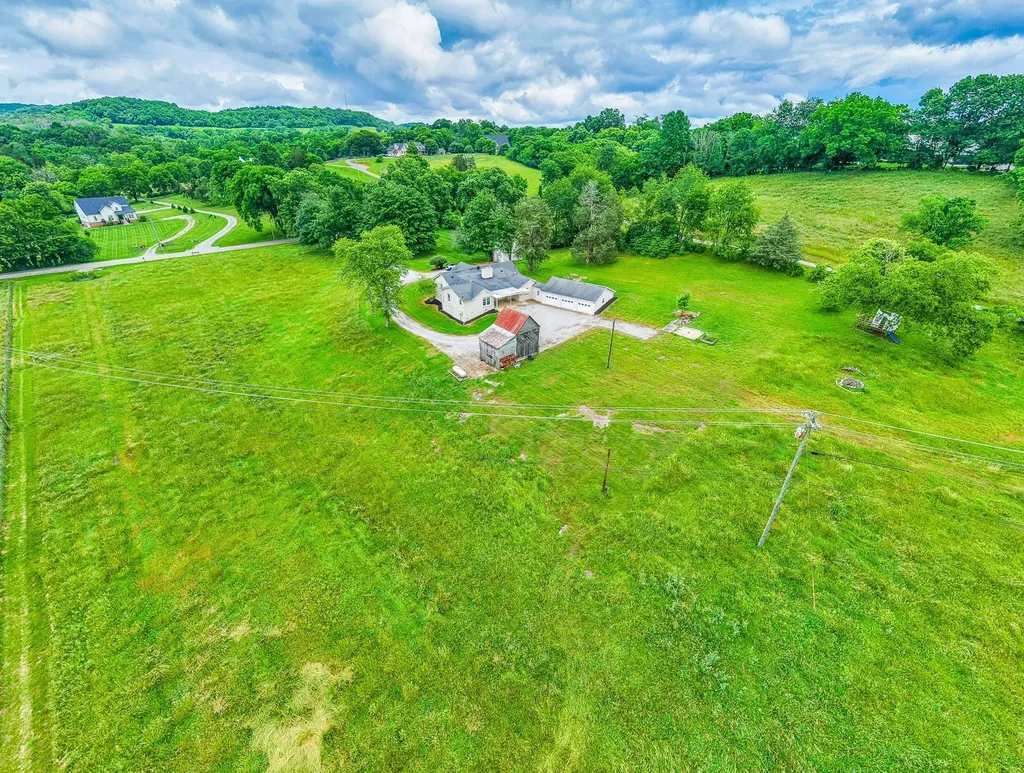 4861 Bethesda Road Thompsons Station TN 37179