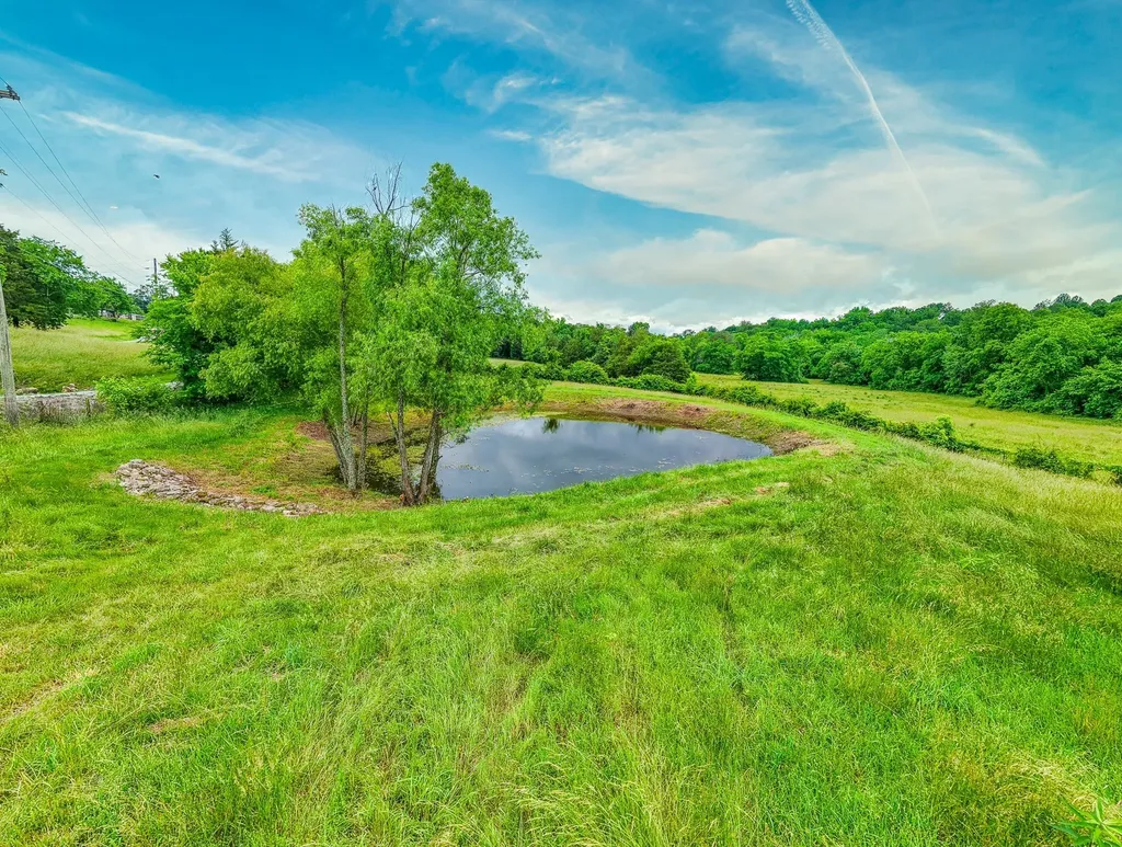 4861 Bethesda Road Thompsons Station TN 37179