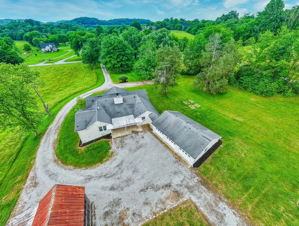 4861 Bethesda Road Thompsons Station TN 37179