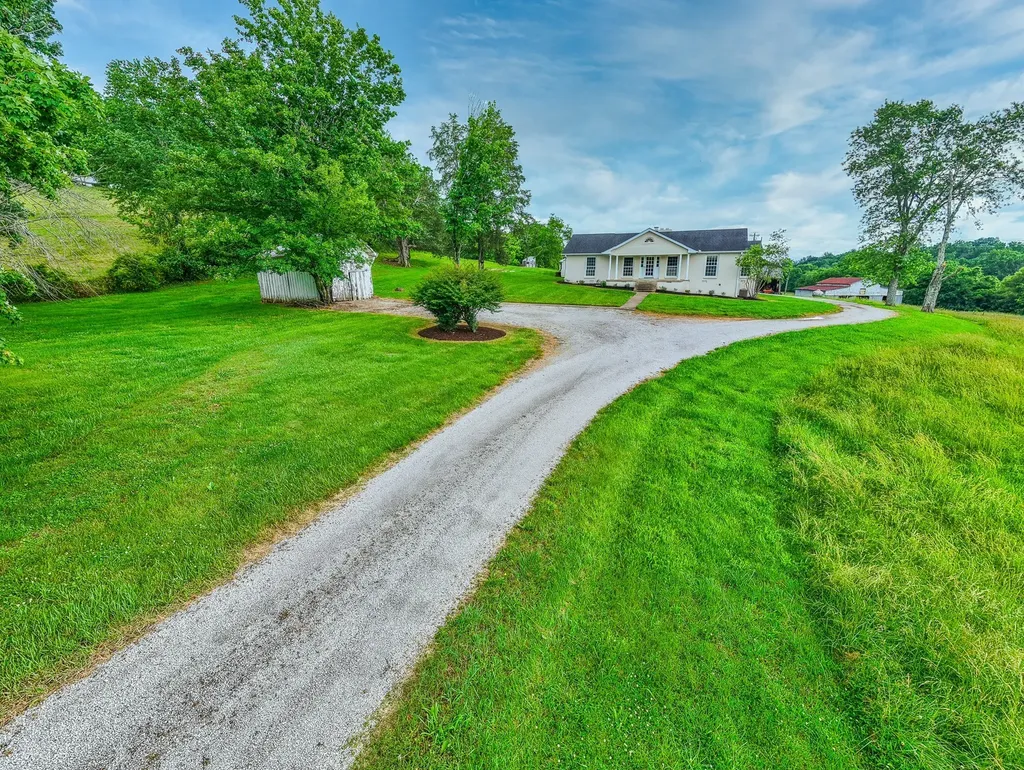 4861 Bethesda Road Thompsons Station TN 37179