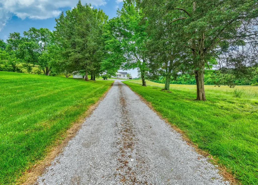 4861 Bethesda Road Thompsons Station TN 37179