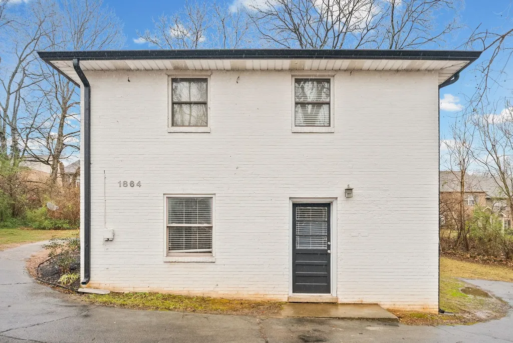 1860 Memorial Drive Clarksville TN 37043