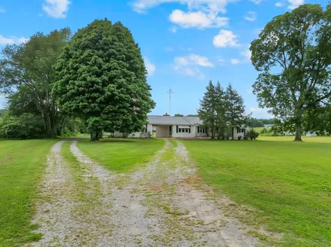 4237 Old Alto Highway Decherd TN 37324