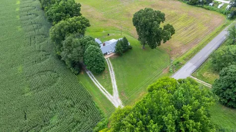 4237 Old Alto Highway Decherd TN 37324