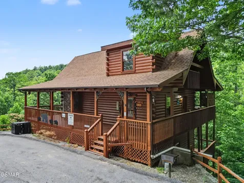 1944 E Mountain Way Sevierville TN 37876